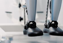 Перший вихід російського робота закінчився публічним падінням